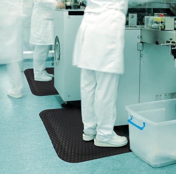 American Floor Mats Hog Heaven Premium 7/8" Black & Yellow Border 4' x 10' Nitrile Backed Anti-Fatigue Comfort Mat