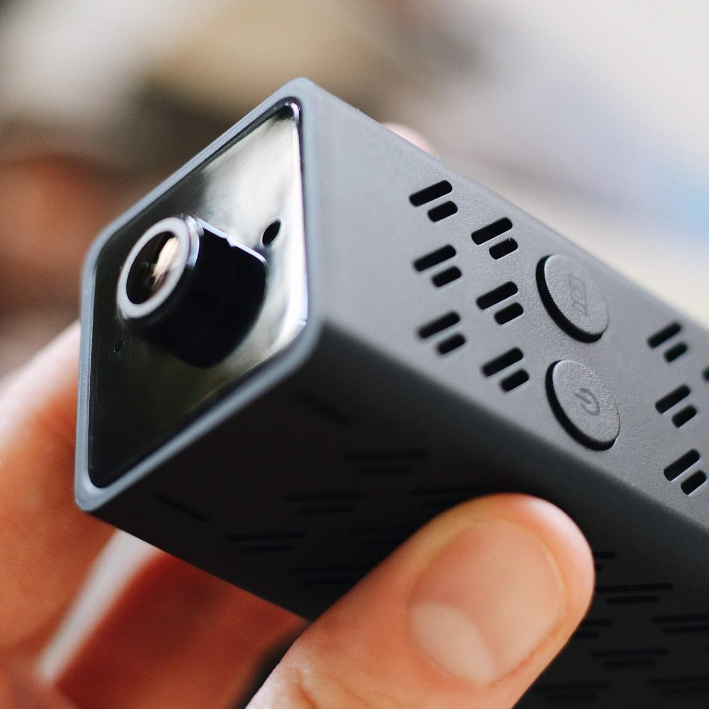 Equine Eye Voyager - Wireless Horse Trailer Camera – Live Video to Your Mobile with Night Vision, Audio - 8 Hours Battery Life - No Cell Signal Needed - Compatible with iPhone & Android Devices