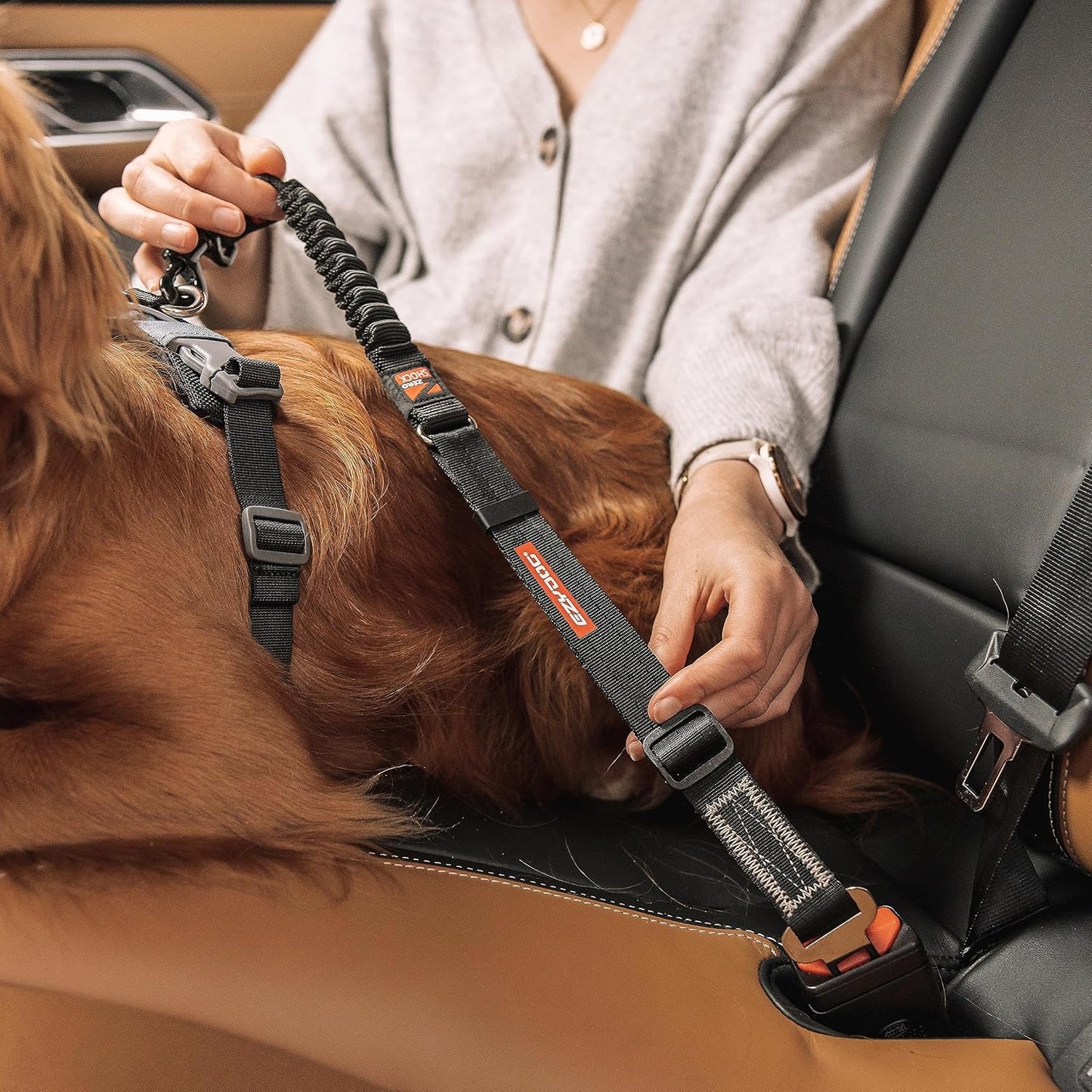 EzyDog Zero Shock Click - Shock Absorbing Dog Seat Belt Car Harness Attachment for Dogs - Adjustable Dog Restraints Seatbelts for Car Travel and Safety - (20in - 26in, Black)